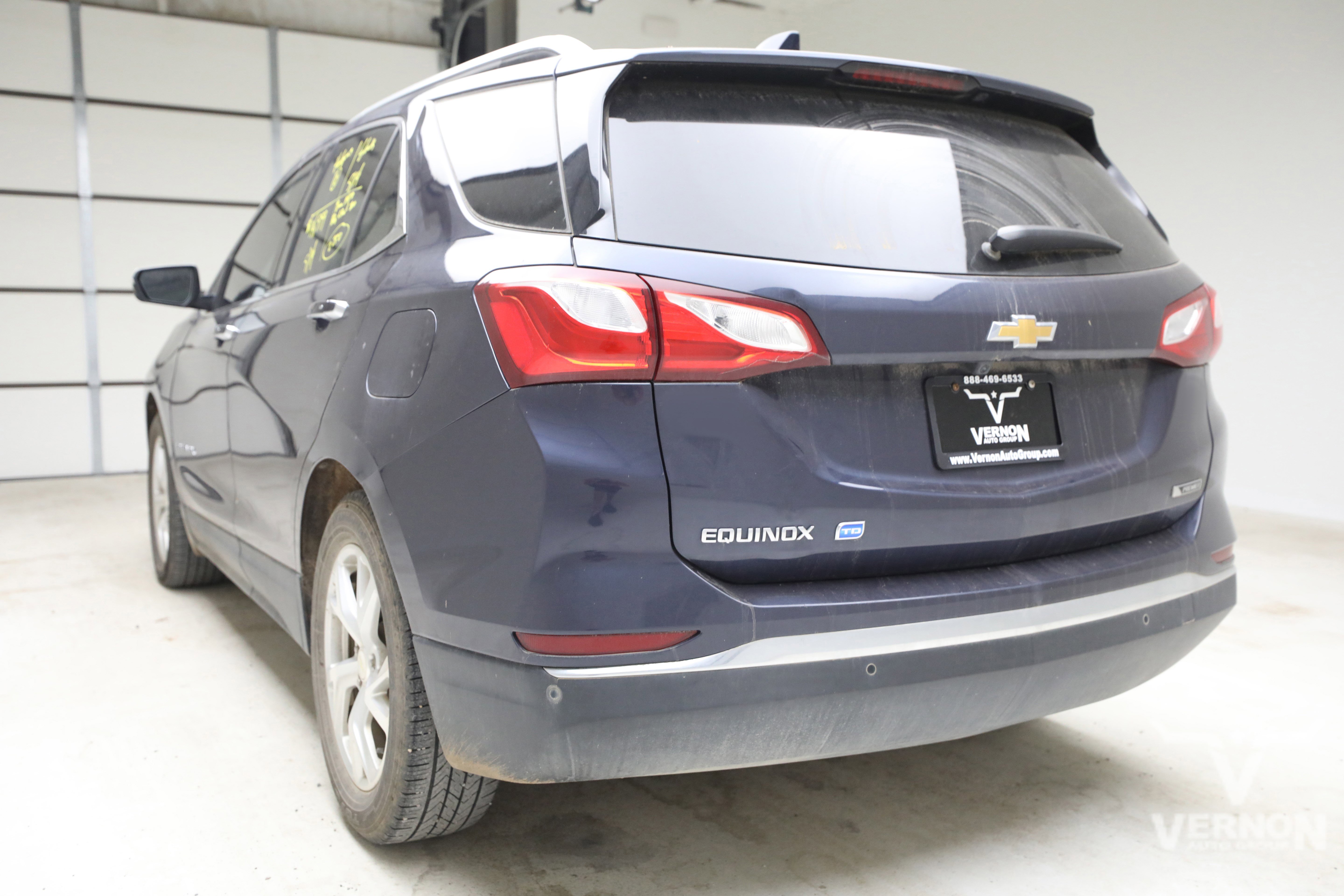 Used 2018 Chevrolet Equinox Premier FWD image 2