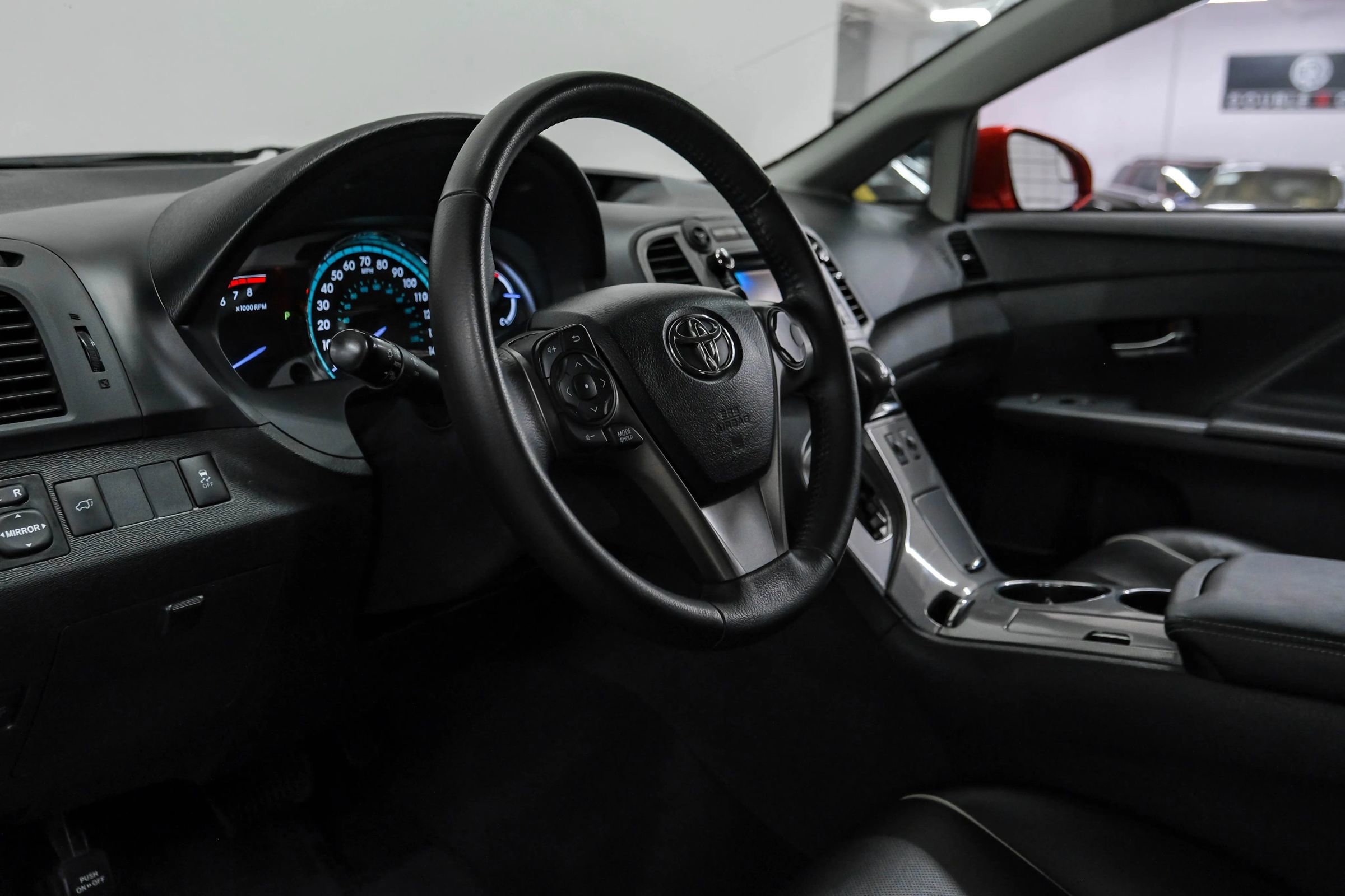 Used 2013 Toyota Venza XLE image 2