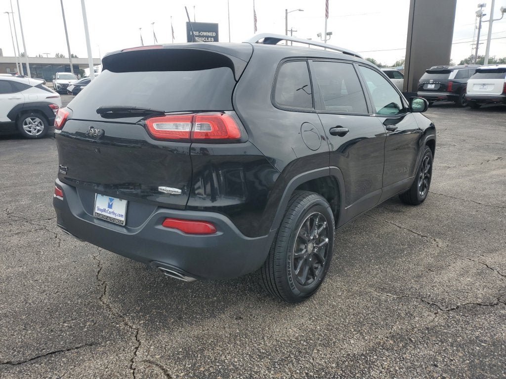 Used 2018 Jeep Cherokee Latitude Plus w/ Cold Weather Group AWD/4WD image 4