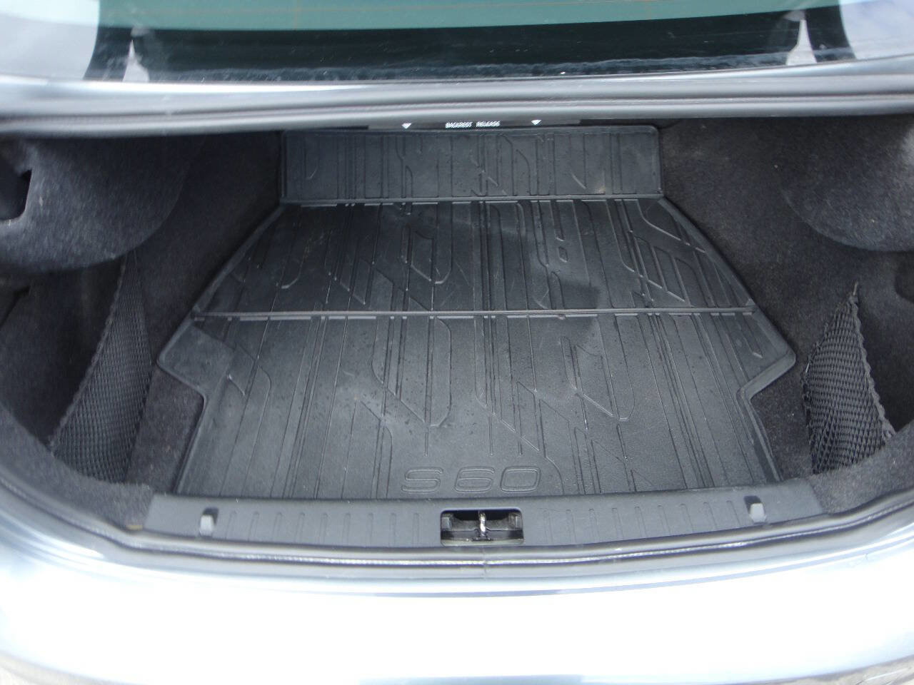 Used 2018 Volvo S60 T5 Inscription image 33