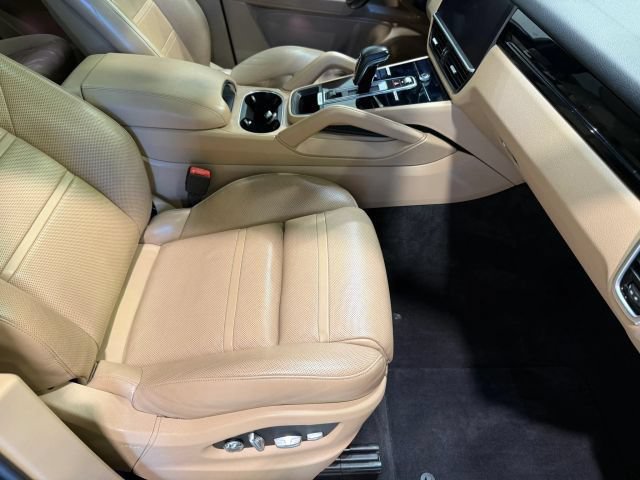 Used 2019 Porsche Cayenne AWD/4WD image 28