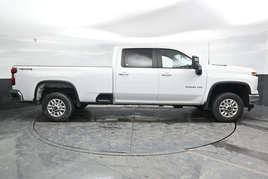 Used 2024 Chevrolet Silverado 2500 LT w/ Convenience Package image 3