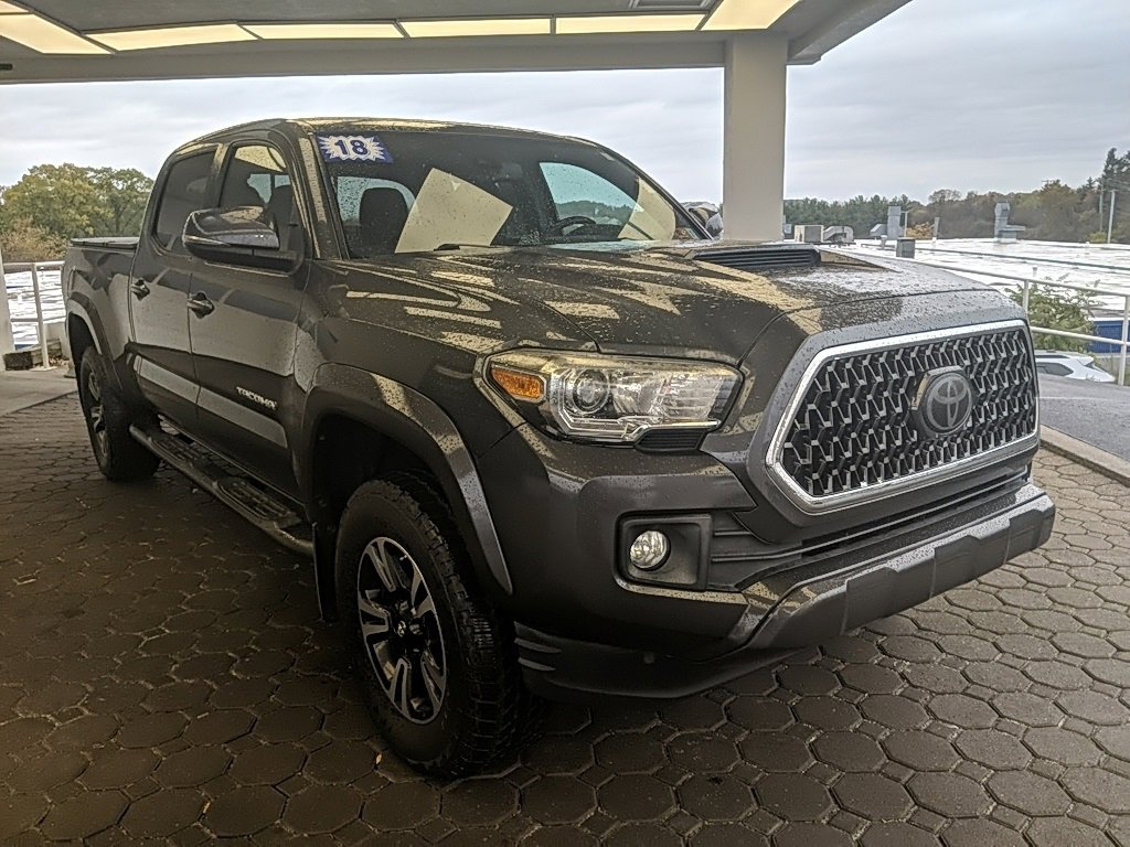 Used 2018 Toyota Tacoma TRD Off-Road image 3