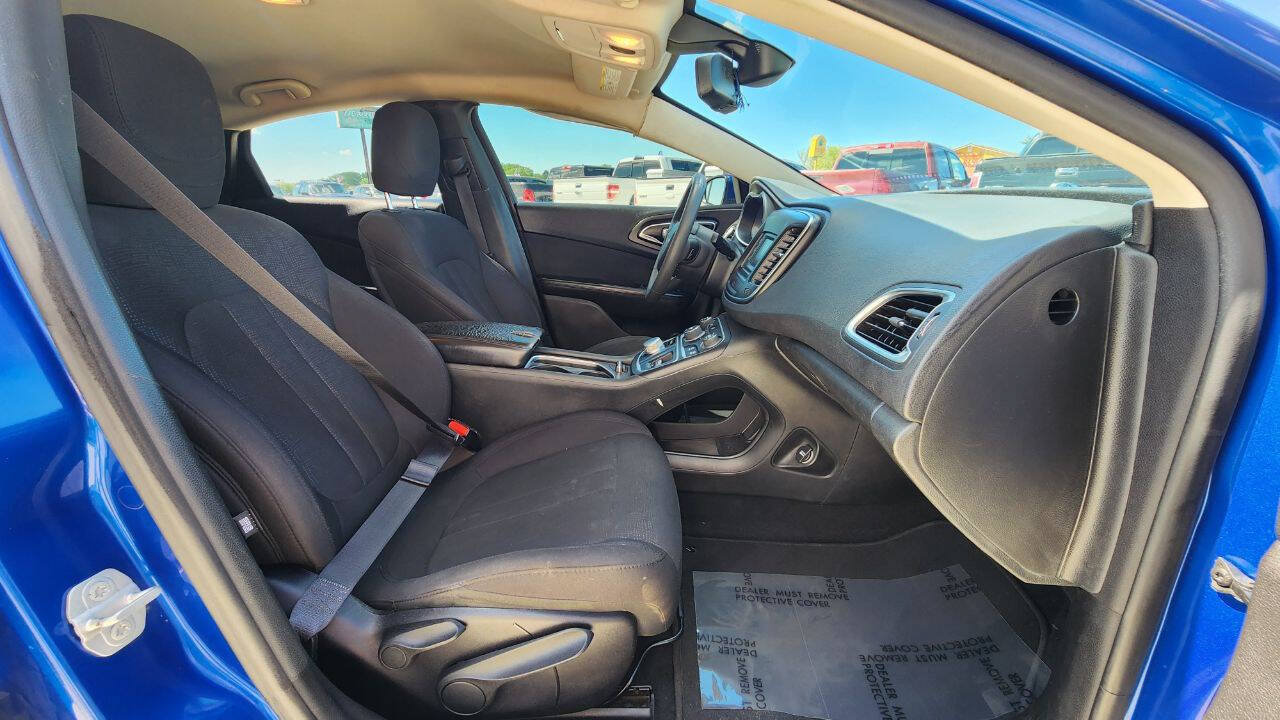 Used 2016 Chrysler 200 Limited FWD image 16