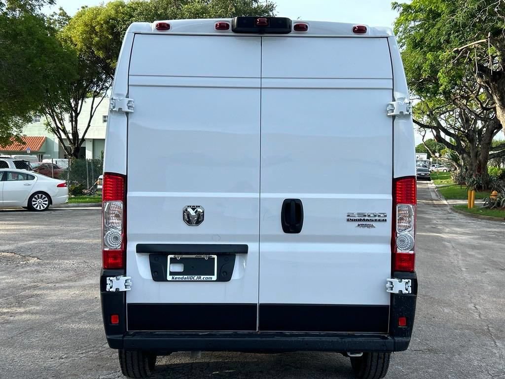 New 2024 RAM ProMaster 2500 w/ Upfitter's Prep Package FWD video 3