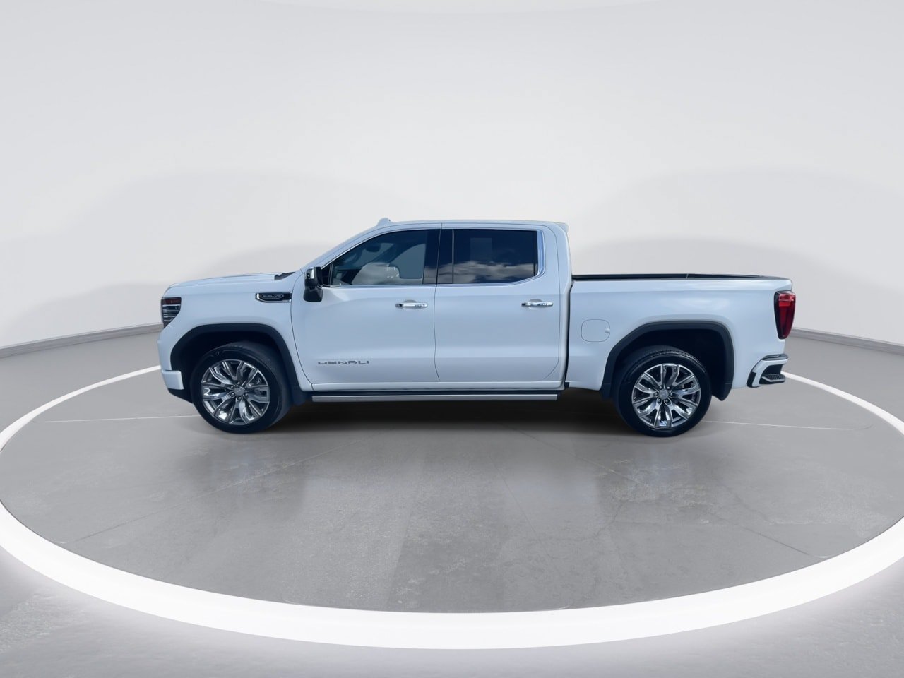 Used 2023 GMC Sierra 1500 Denali w/ Denali Reserve Package AWD/4WD image 10