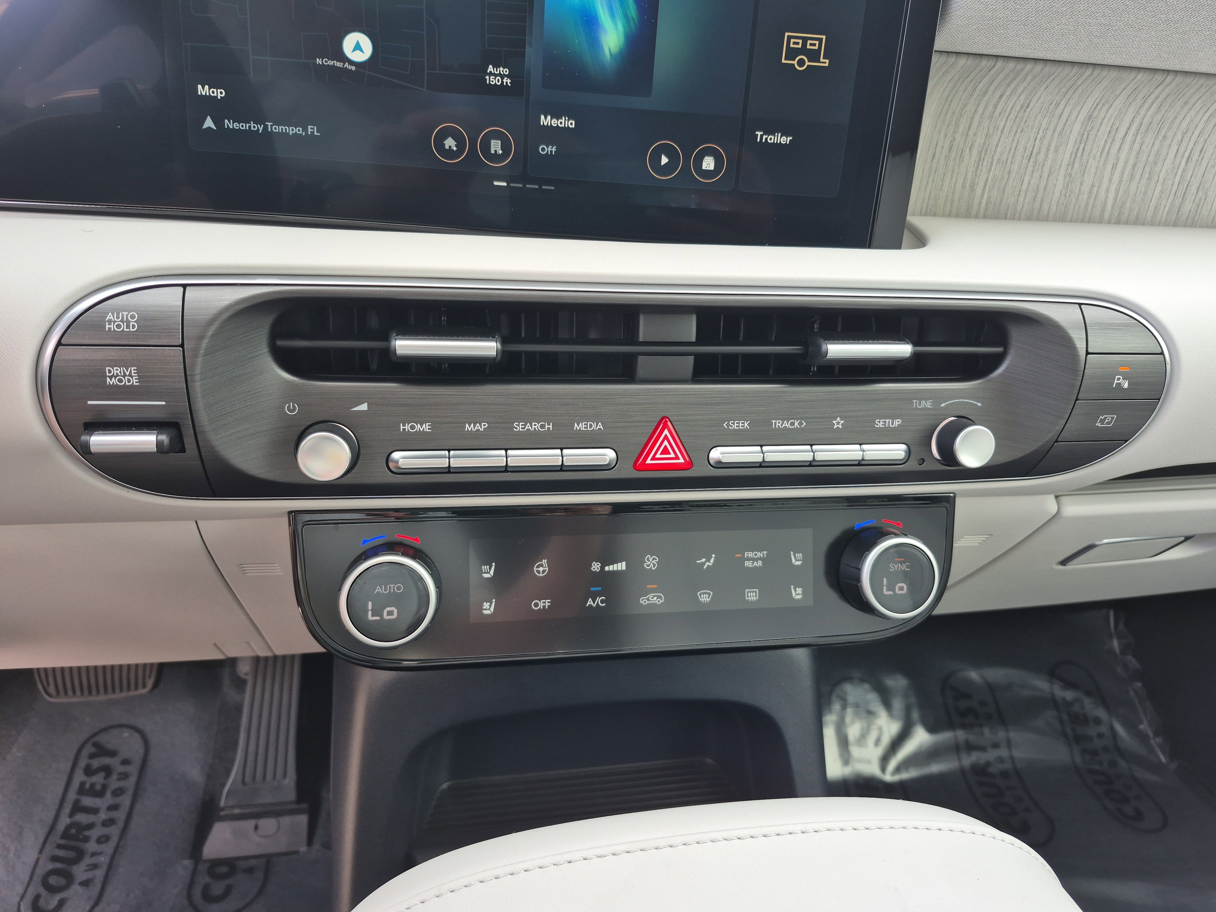 Certified 2026 Hyundai Palisade Calligraphy FWD image 28