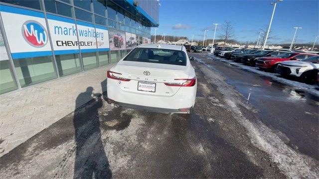 Used 2025 Toyota Camry SE image 7