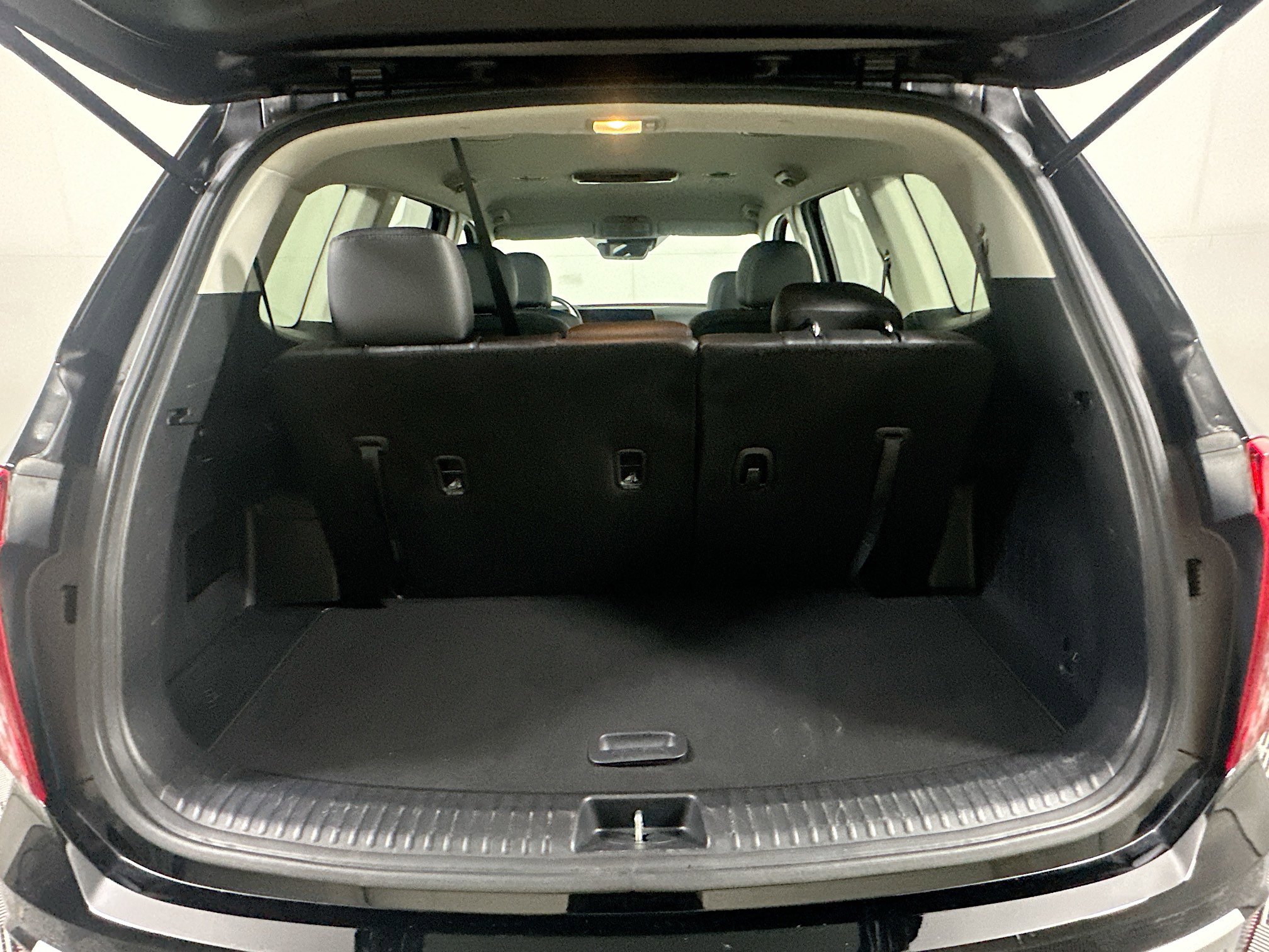 Used 2023 Kia Telluride S image 30