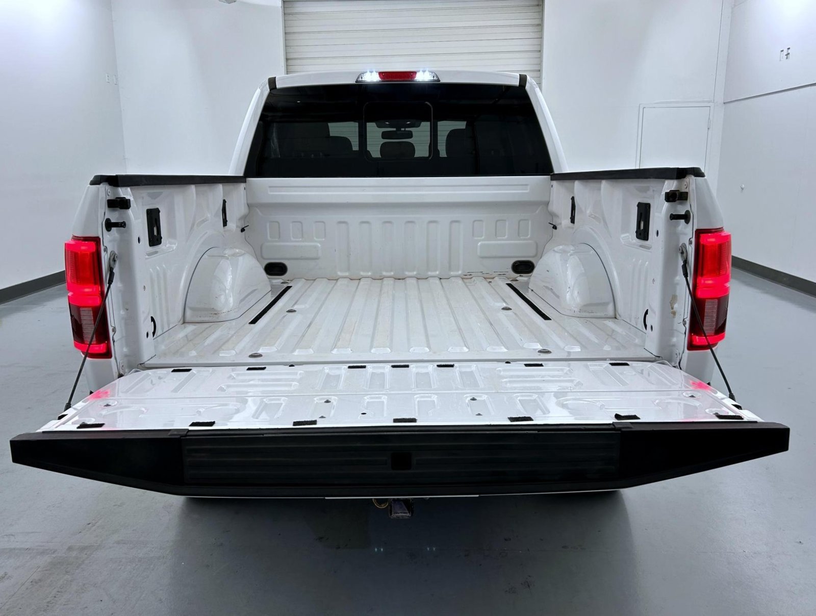 Used 2019 Ford F150 Lariat w/ Equipment Group 502A Luxury AWD/4WD image 23