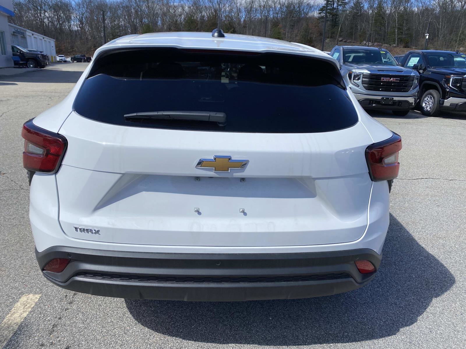 New 2026 Chevrolet Trax LS w/ LS Convenience Package FWD image 4