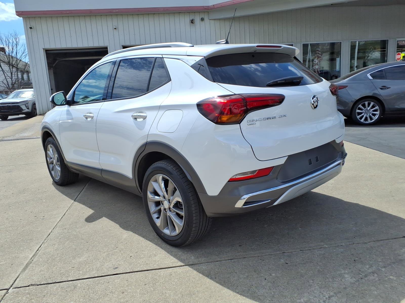 Certified 2023 Buick Encore GX Essence w/ Experience Buick Package AWD/4WD image 3