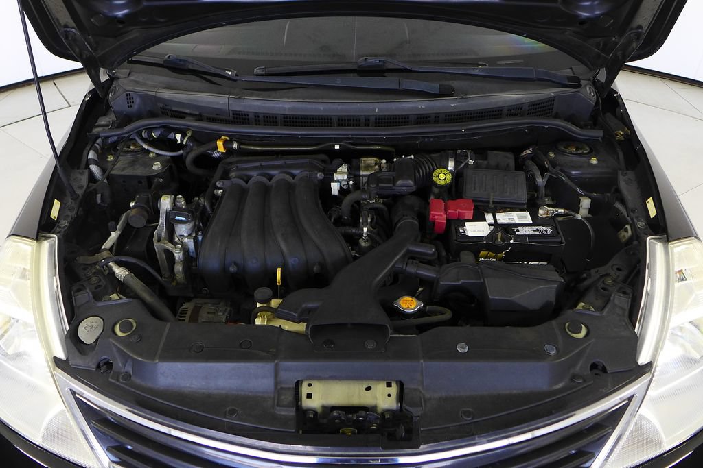 Used 2012 Nissan Versa Hatchback w/ SL Navigation Pkg FWD image 6