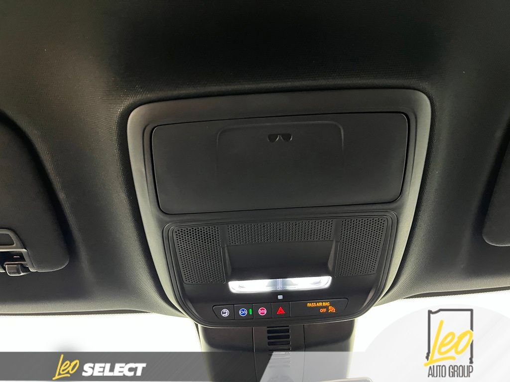 Used 2026 Chevrolet Traverse LT w/ Driver Confidence Package FWD image 28