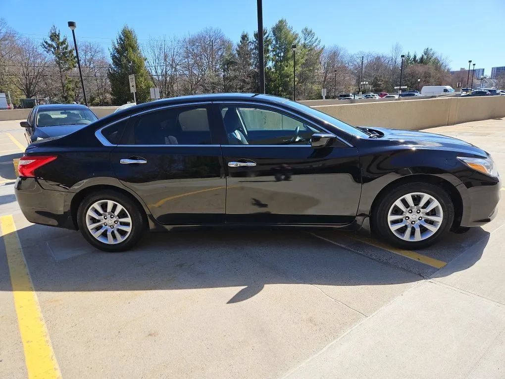 Used 2017 Nissan Altima 2.5 S w/ Power Driver Seat Package FWD image 4