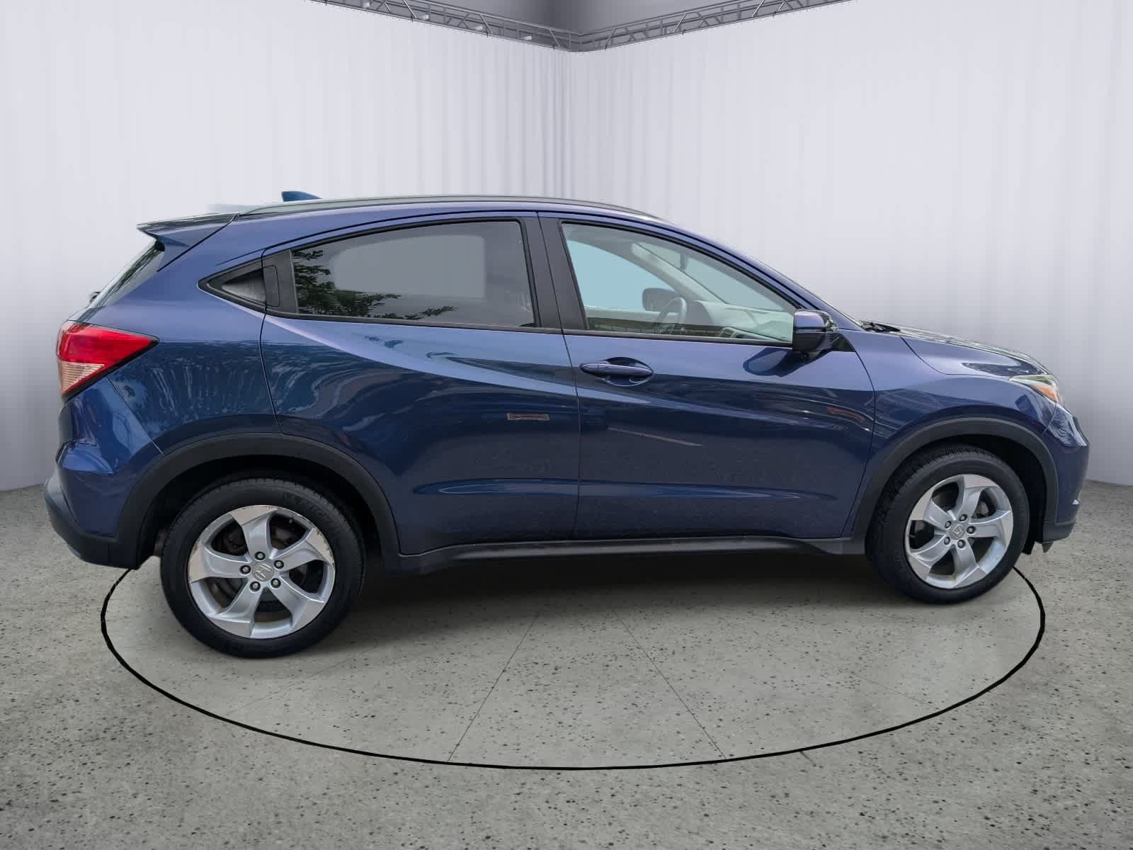 Used 2016 Honda HR-V EX-L image 2