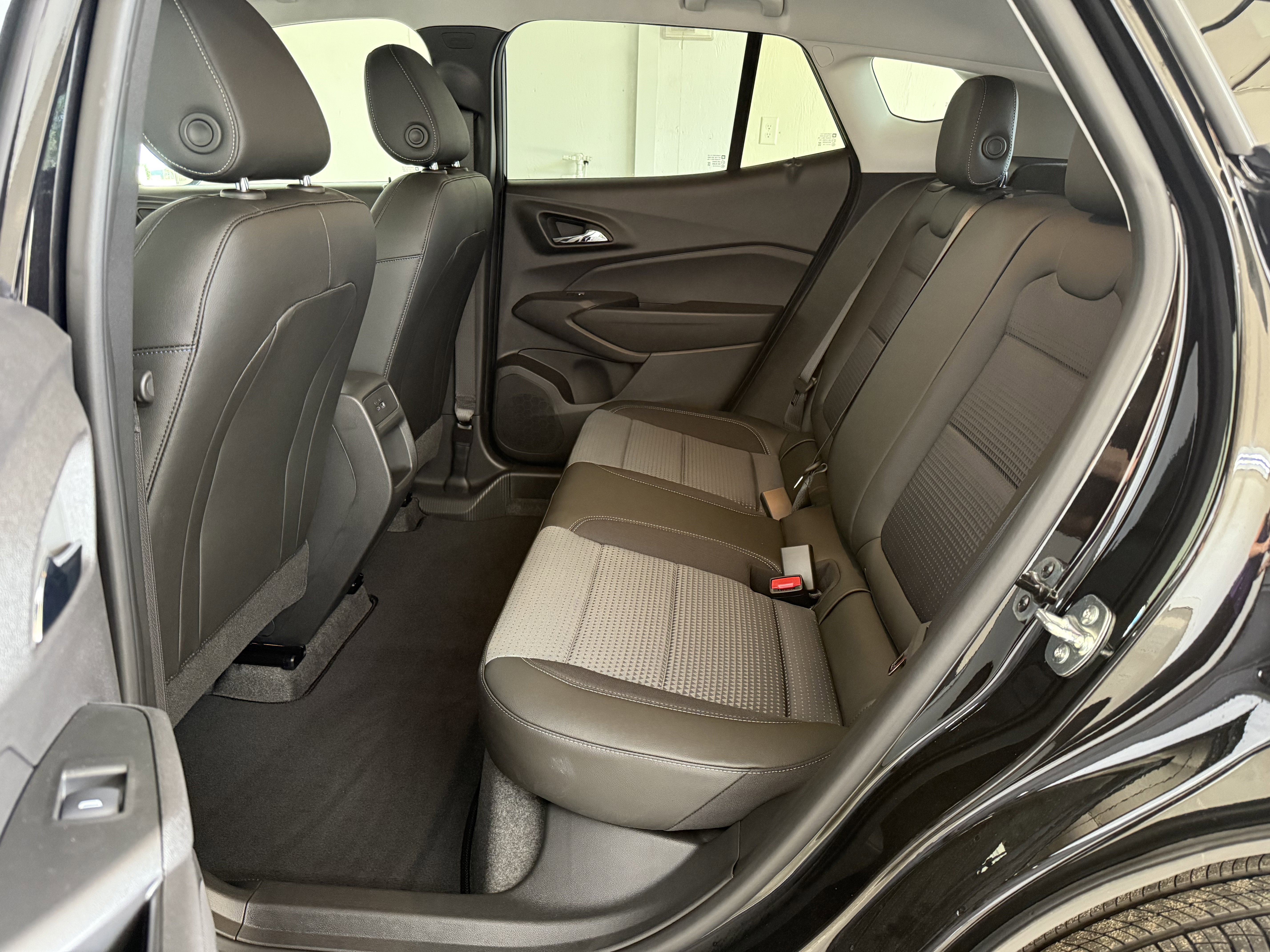 New 2025 Chevrolet Trax LT w/ Driver Confidence Package image 35