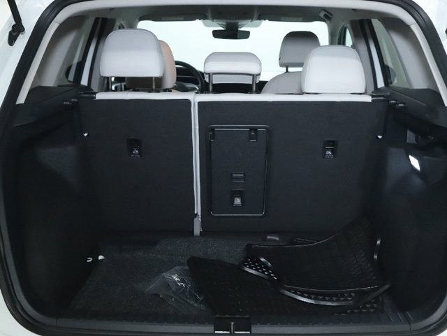 Used 2025 Volkswagen Taos SE FWD image 30