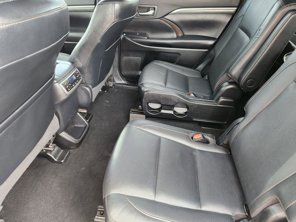 Used 2019 Toyota Highlander Limited Platinum image 19