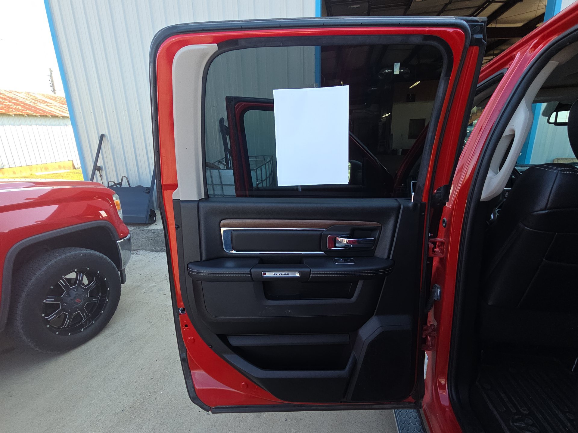 Used 2017 RAM 1500 Laramie w/ Convenience Group AWD/4WD image 13
