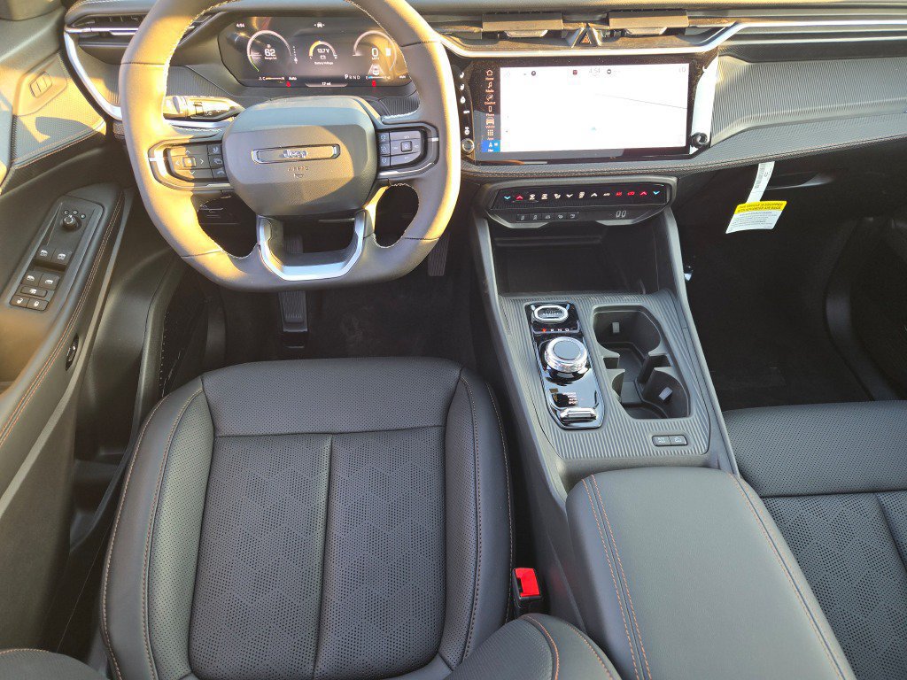New 2027 Jeep Cherokee Overland w/ Advanced Pro Tech Group AWD/4WD image 2