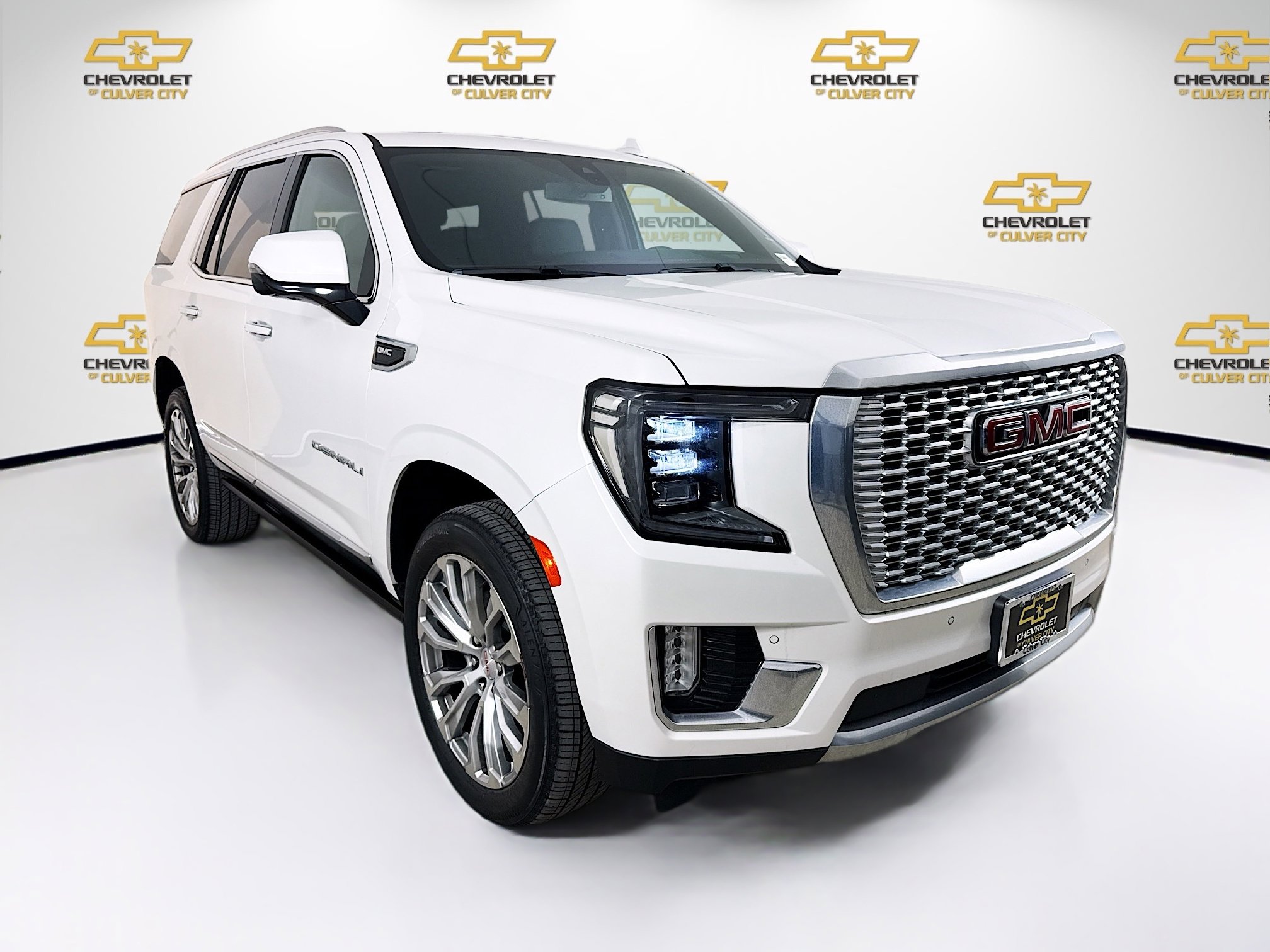 Used 2022 GMC Yukon Denali image 1