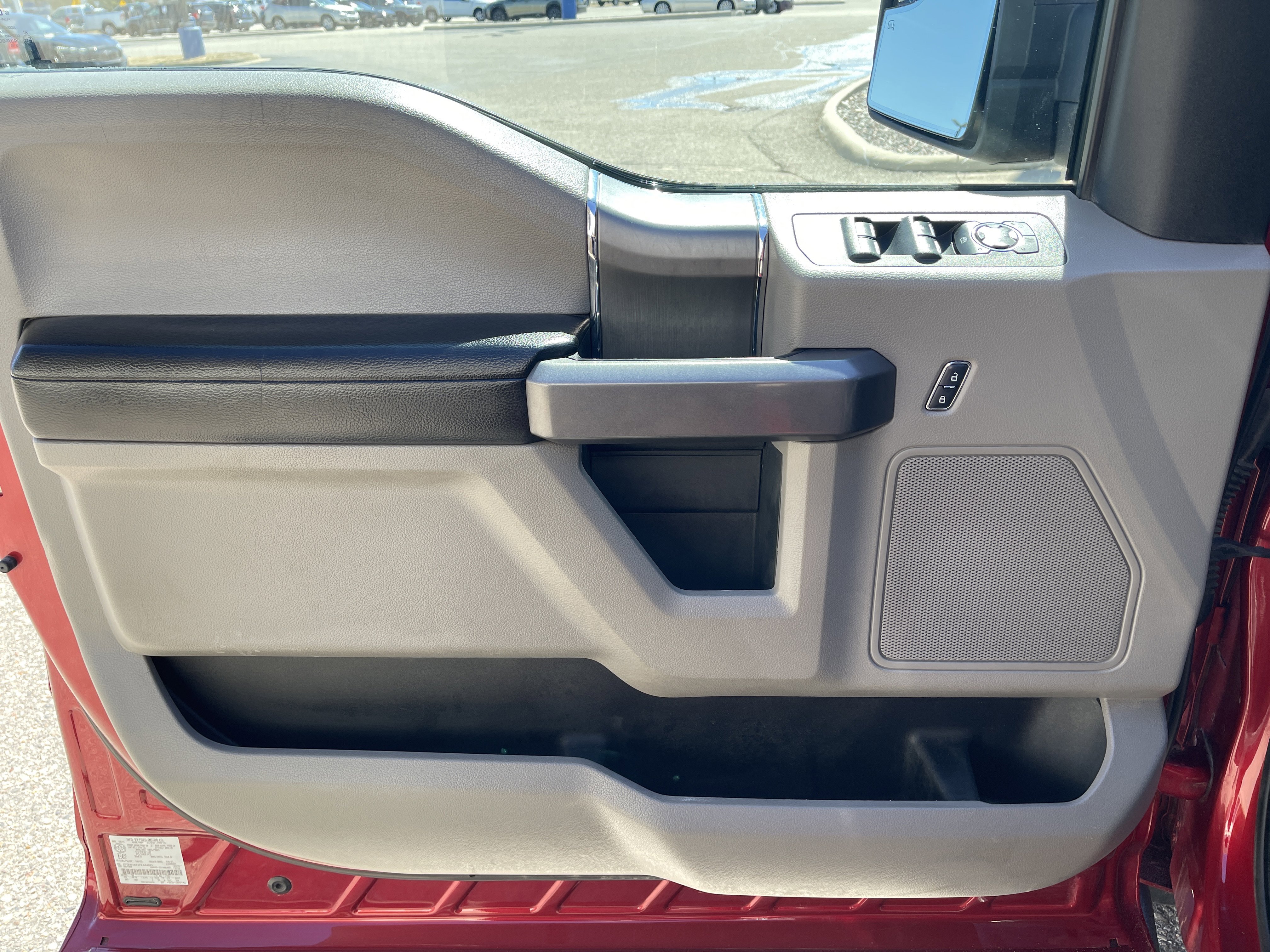 Used 2015 Ford F150 XLT w/ Equipment Group 302A Luxury image 12