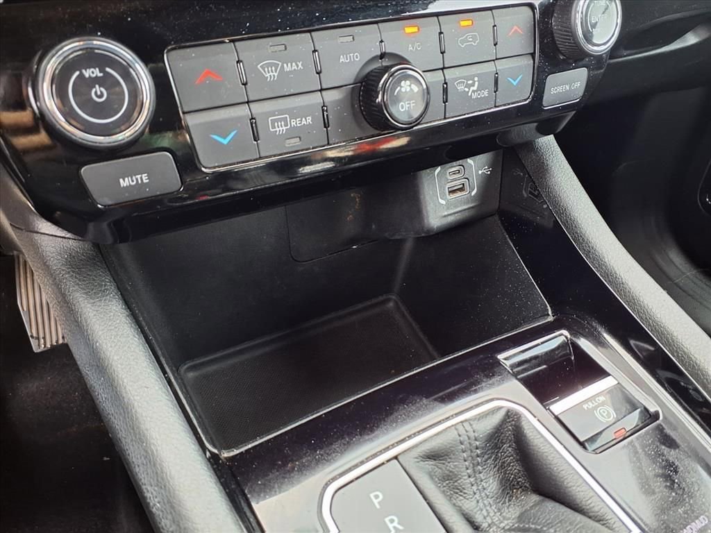 Used 2023 Jeep Compass Limited image 8