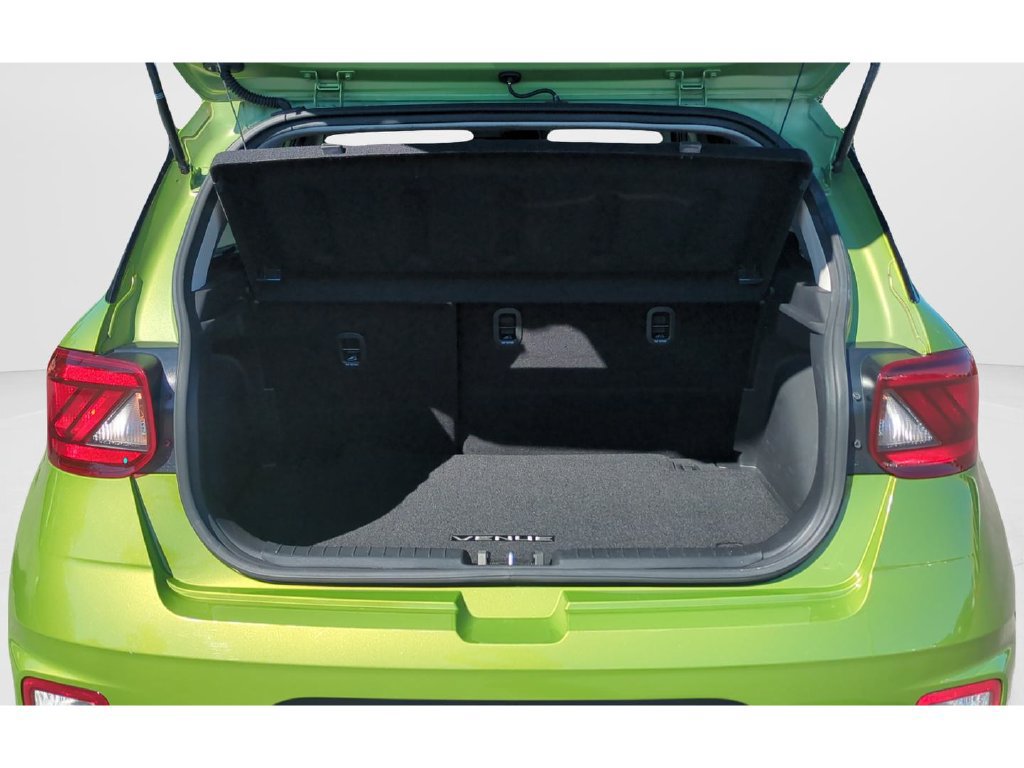 Certified 2024 Hyundai Venue SEL FWD image 9
