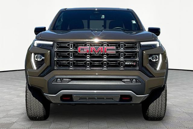Used 2023 GMC Canyon AT4 image 2