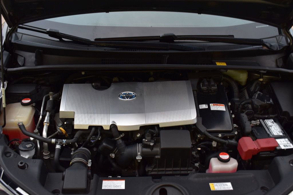 Used 2016 Toyota Prius Three Touring FWD image 14