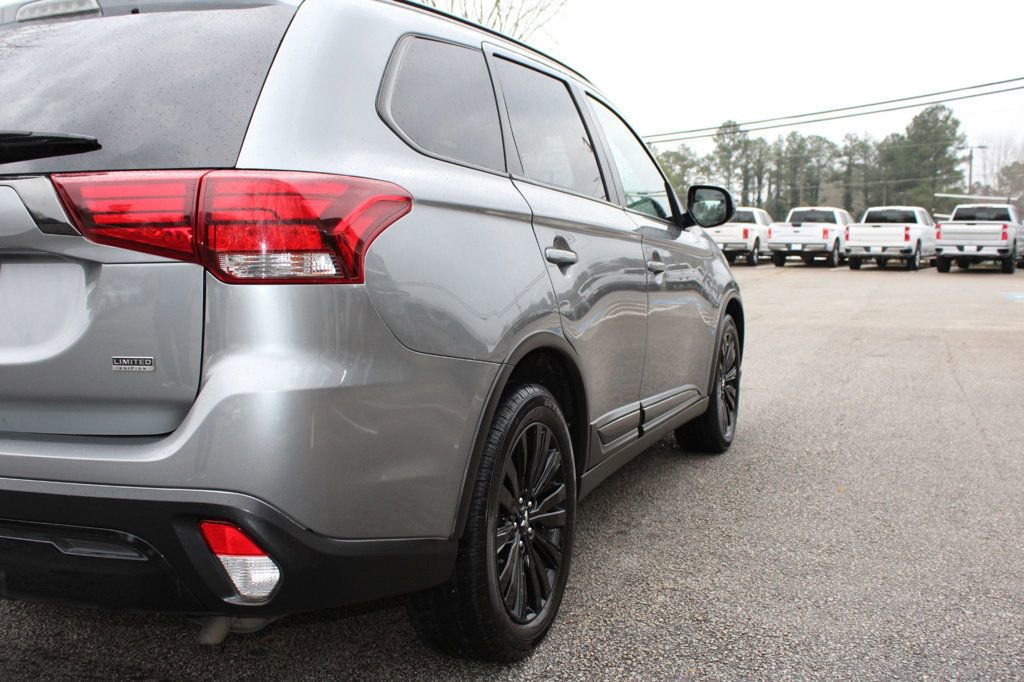 Used 2020 Mitsubishi Outlander LE image 16