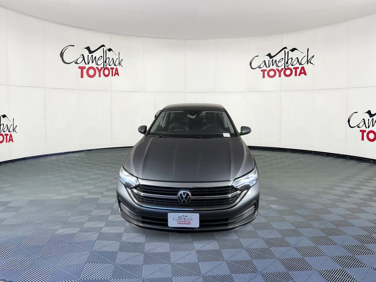 Used 2024 Volkswagen Jetta SE FWD image 5