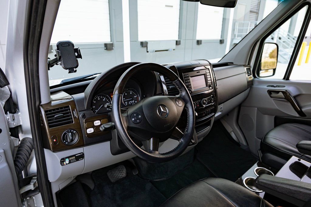 Used 2015 Mercedes-Benz Sprinter 2500 image 15