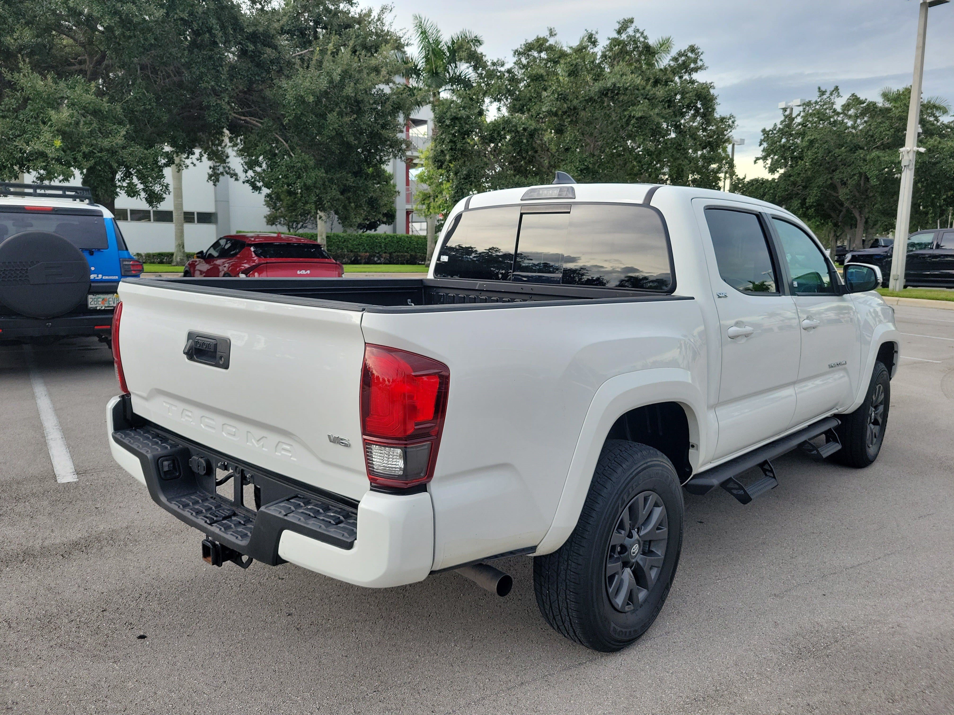 Used 2023 Toyota Tacoma SR5 w/ Technology Package RWD image 7