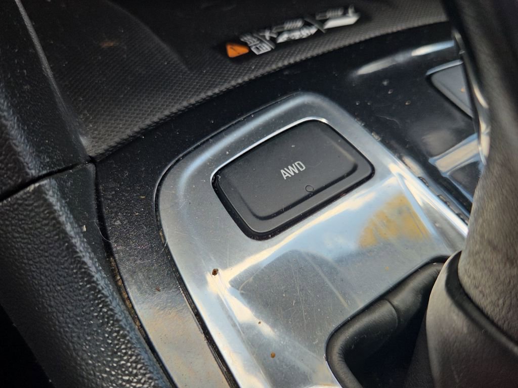 Certified 2023 Chevrolet Equinox Premier w/ LPO, Floor Liner Package image 22