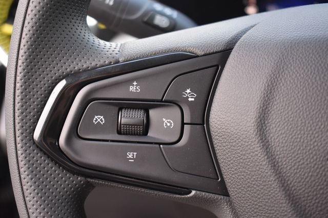 New 2026 Chevrolet Trax LT w/ LPO, Blackout Package image 25