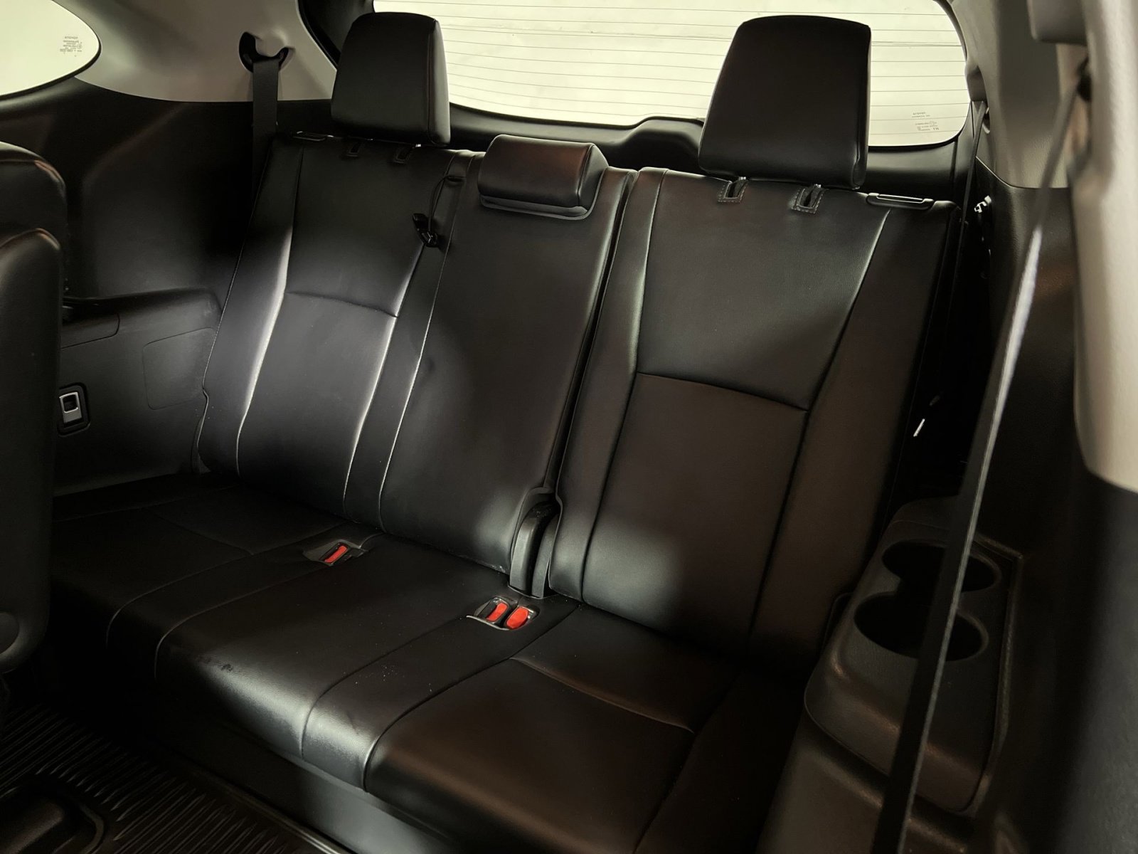 Used 2023 Toyota Highlander XLE FWD image 23