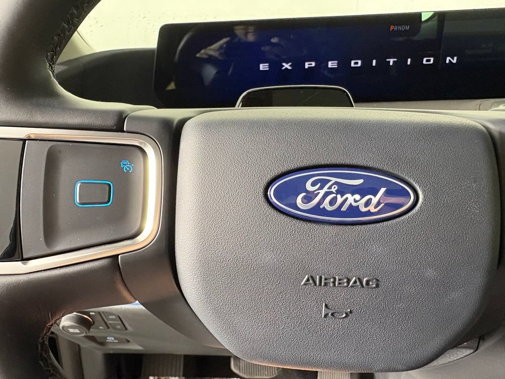 Certified 2026 Ford Expedition Max Platinum w/ Platinum Ultimate Package AWD/4WD image 23