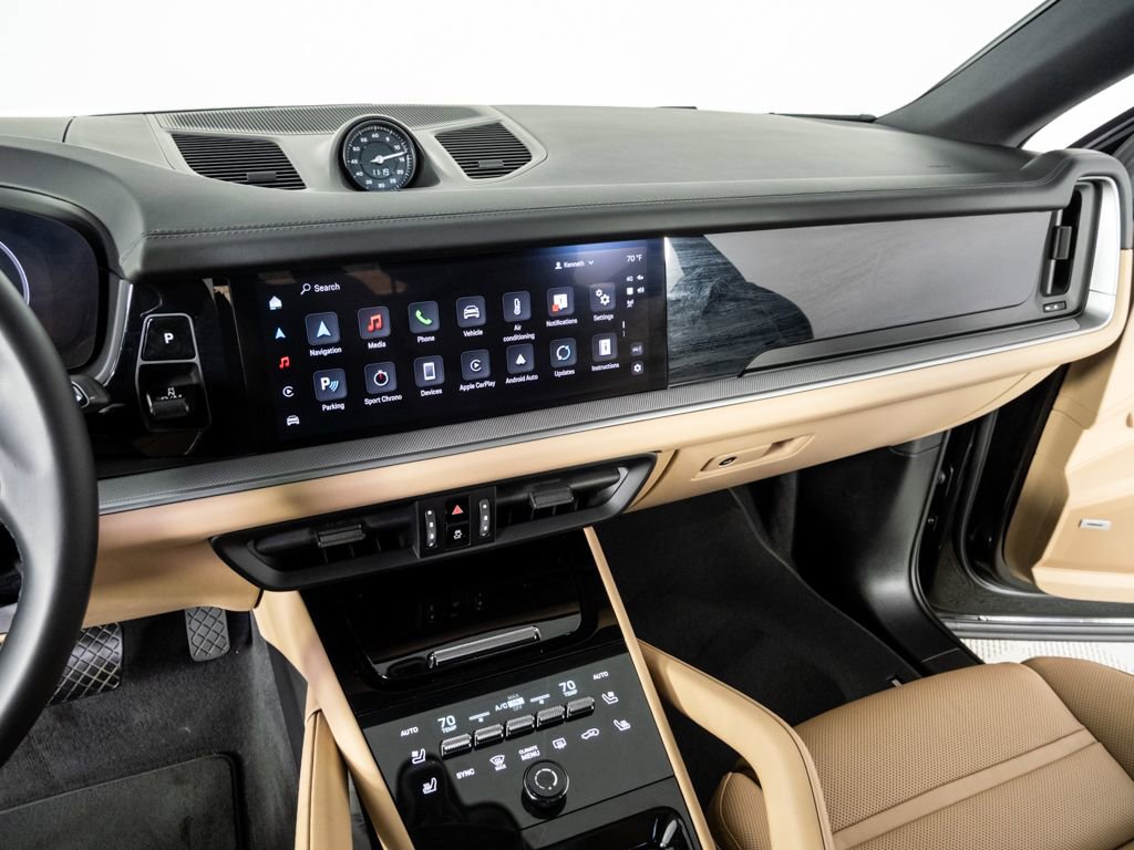 Certified 2024 Porsche Cayenne Base image 13