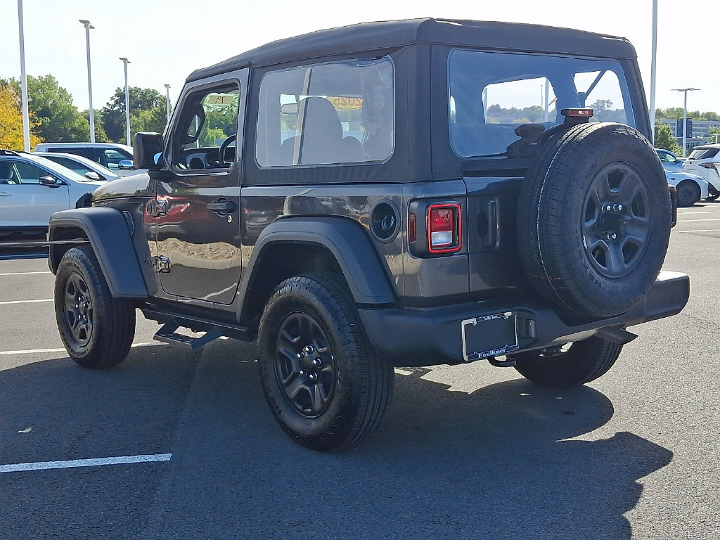 Used 2025 Jeep Wrangler Sport AWD/4WD image 4