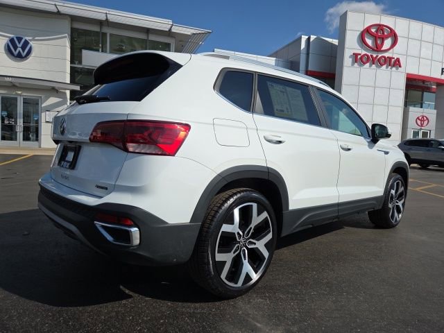 Used 2022 Volkswagen Taos SEL w/ Panoramic Sunroof Package image 8