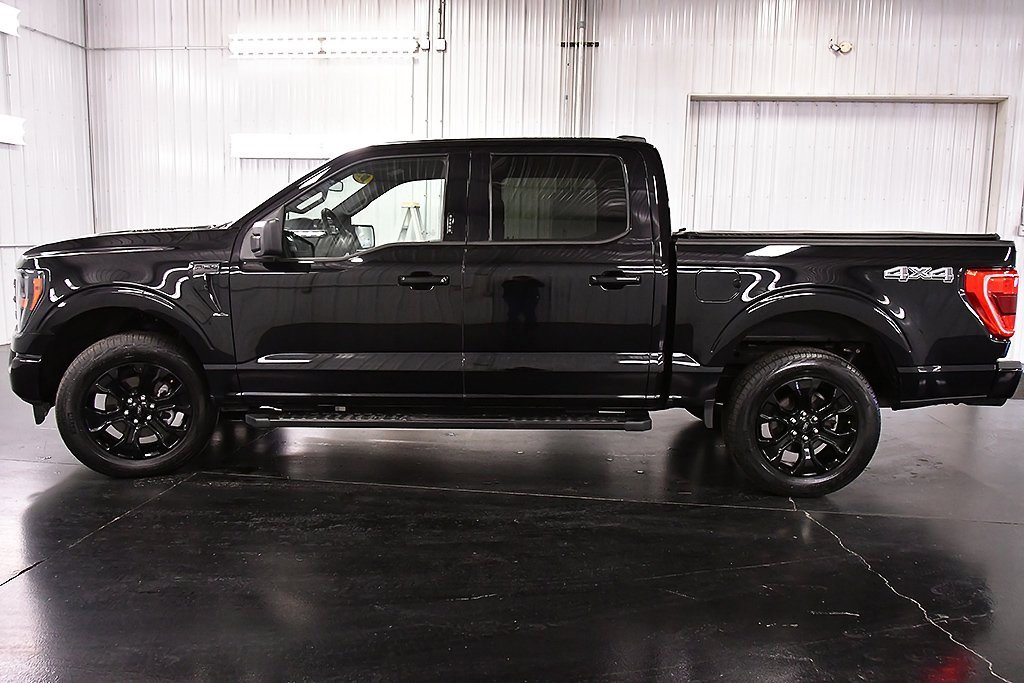 Used 2023 Ford F150 XLT w/ XLT Black Appearance Package image 4