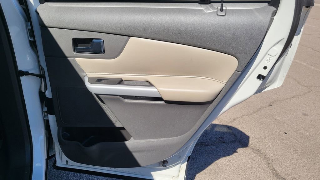 Used 2013 Ford Edge SEL image 19