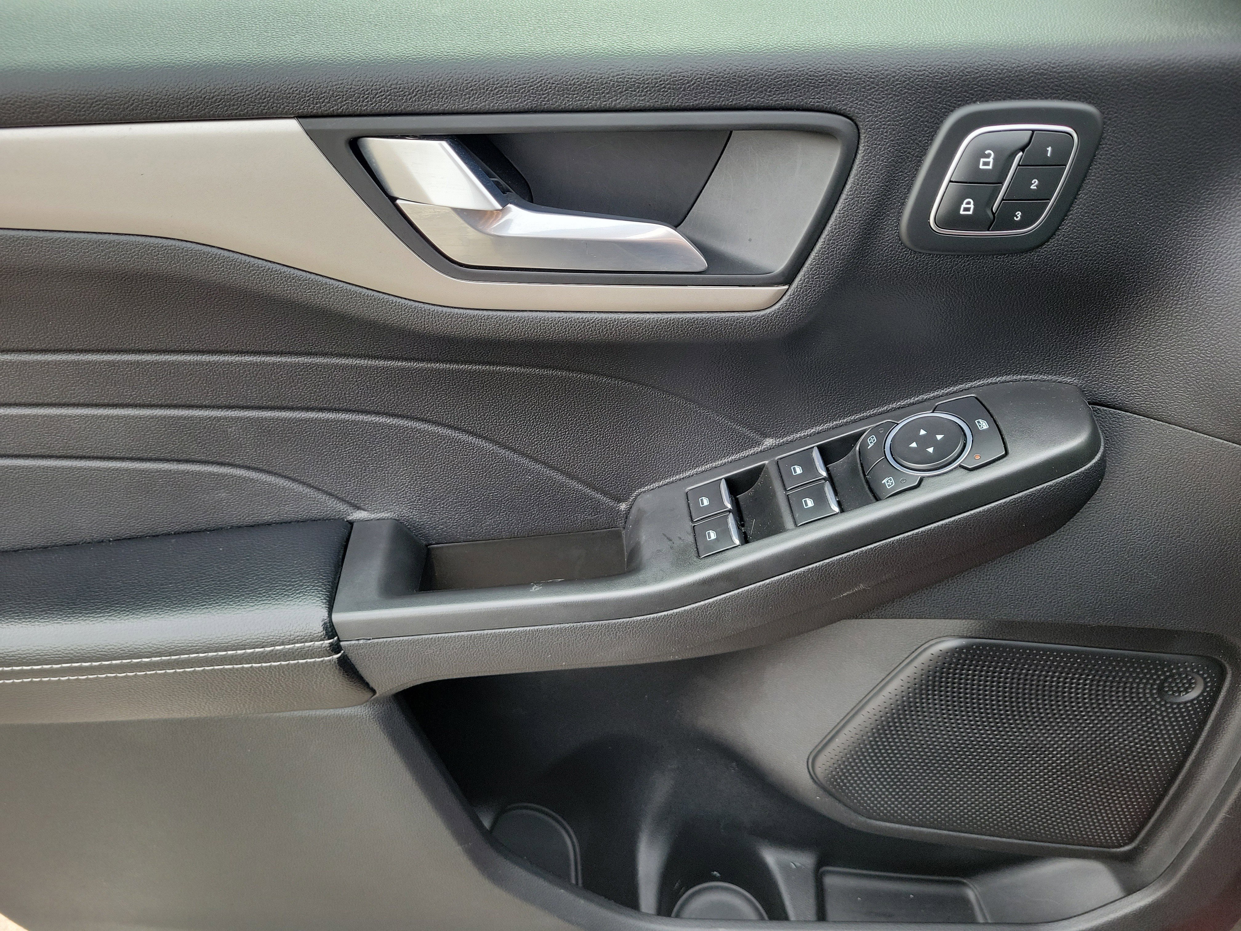 Used 2022 Ford Escape SEL w/ Technology Package image 20