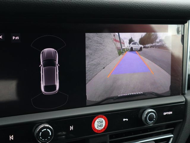 Certified 2024 Porsche Macan AWD/4WD image 17