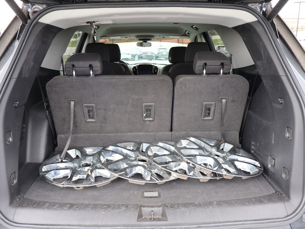 Used 2020 Chevrolet Traverse LT image 17