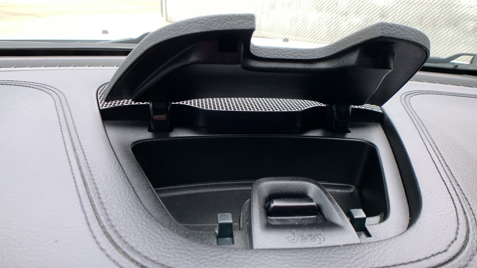 Used 2023 Jeep Cherokee Altitude Lux AWD/4WD image 21