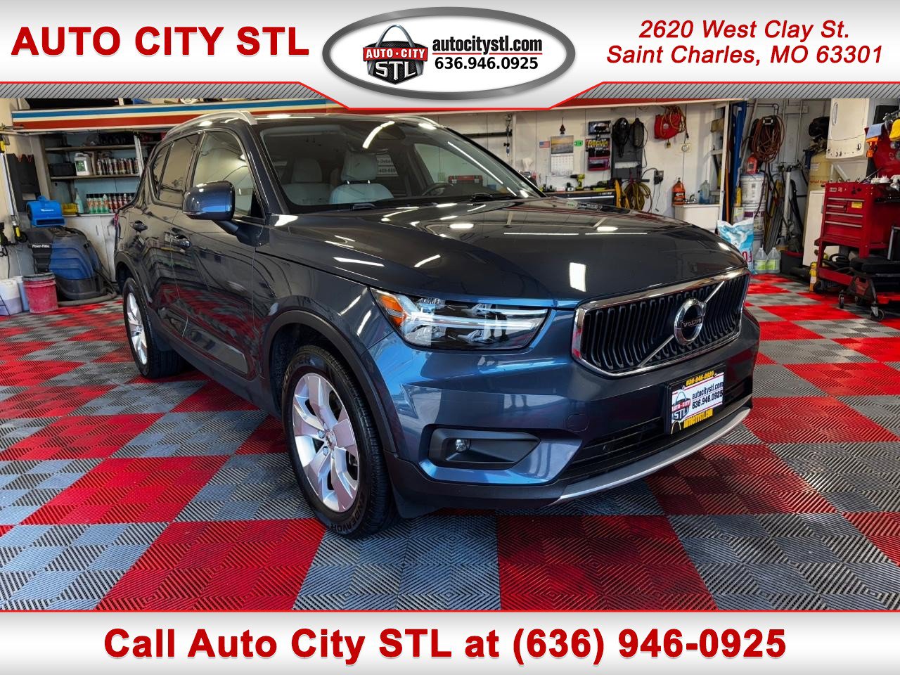Used 2021 Volvo XC40 T5 Momentum image 1