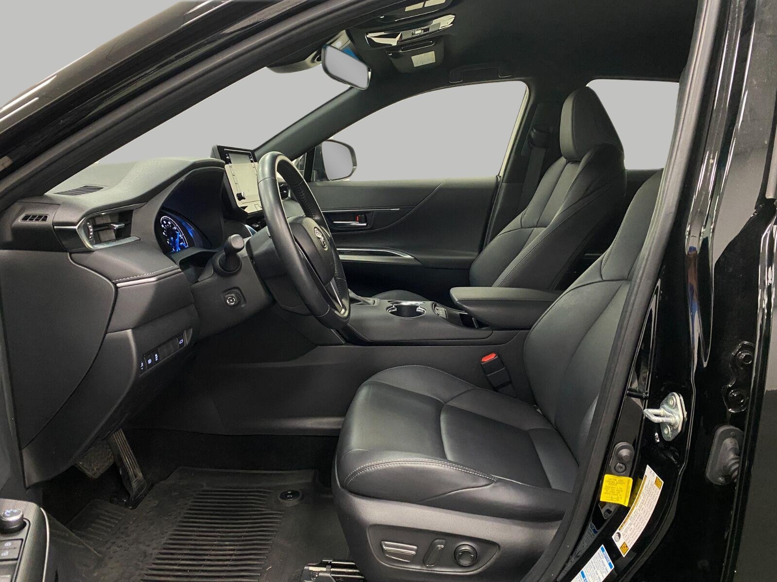 Used 2022 Toyota Venza XLE AWD/4WD image 31